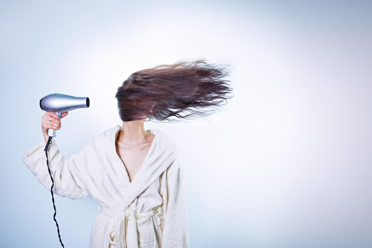 Choosing the Right Hair Dryer for Thick, Long, Frizzy, Dry or Curly Hair
